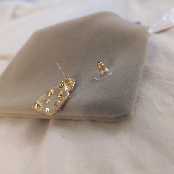 Geometric Purple Zircon Teardrop Earrings - Picture 4 of 8